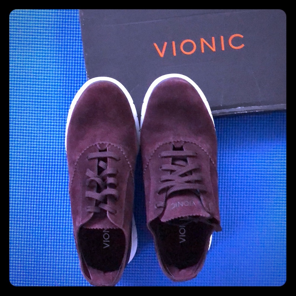 VIONIC Taylor, Orthoheel shoe, Size 9 NWOT